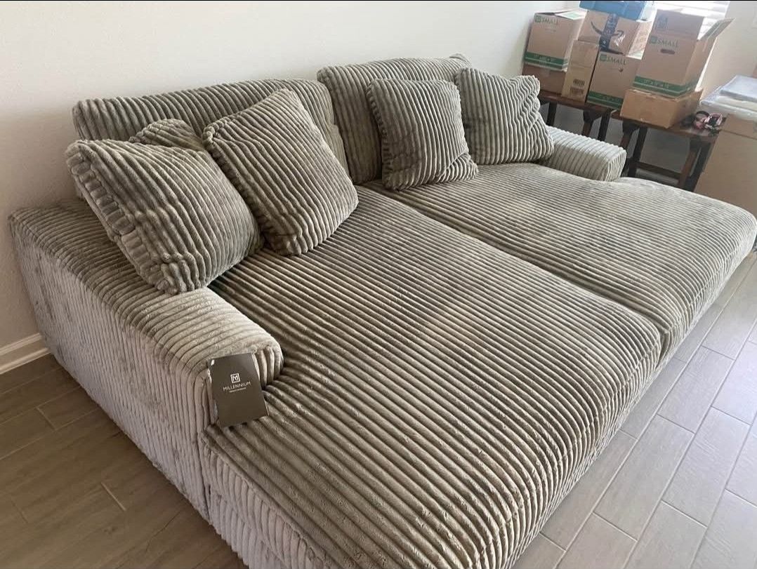 New SUPER CHAISE lindyn Plush