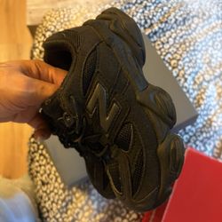 Black New Balance 