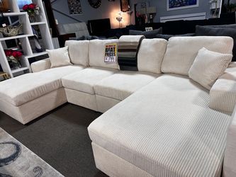 Stunning sectional sofa! 📲🚨 Easy Financing!