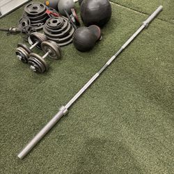 🏋️ Olympic Barbell + 260 LB Weight Set – $250 OBO – Must Go in 24 Hrs! 💥