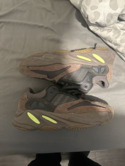Yeezy Boost 700