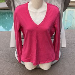 Like new women’s Banana Republic long sleeve v-neck shirt, size medium