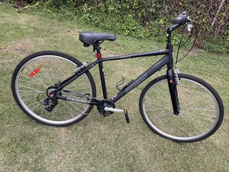 Almost new-Infinity Boss Tow 7 Speed 700c Men's Hybrid Bike Matte Black-light aluminum frame