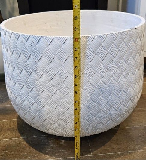 Very Large, 28 Gallon White Basket Weave Textured Planter (BRAND NEW) (20in x 20in x 16in)