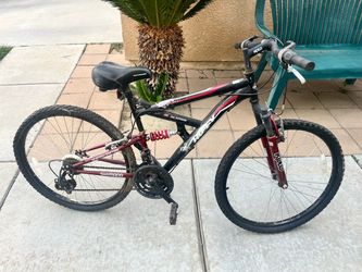 Roadmaster 18-Speed Mountain Bike – $30