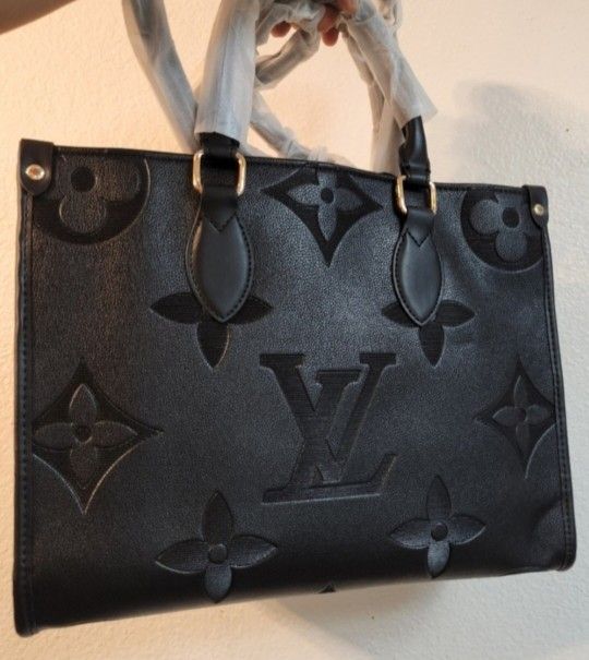 Louis Vuitton Bag Or Different Bag Read Description Before Buying Item $ 1  5  0