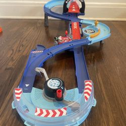 Disney Pixar Cars Global Racers Cup Set Race Track