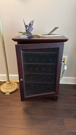 Wine Cabinet 25-Bottles