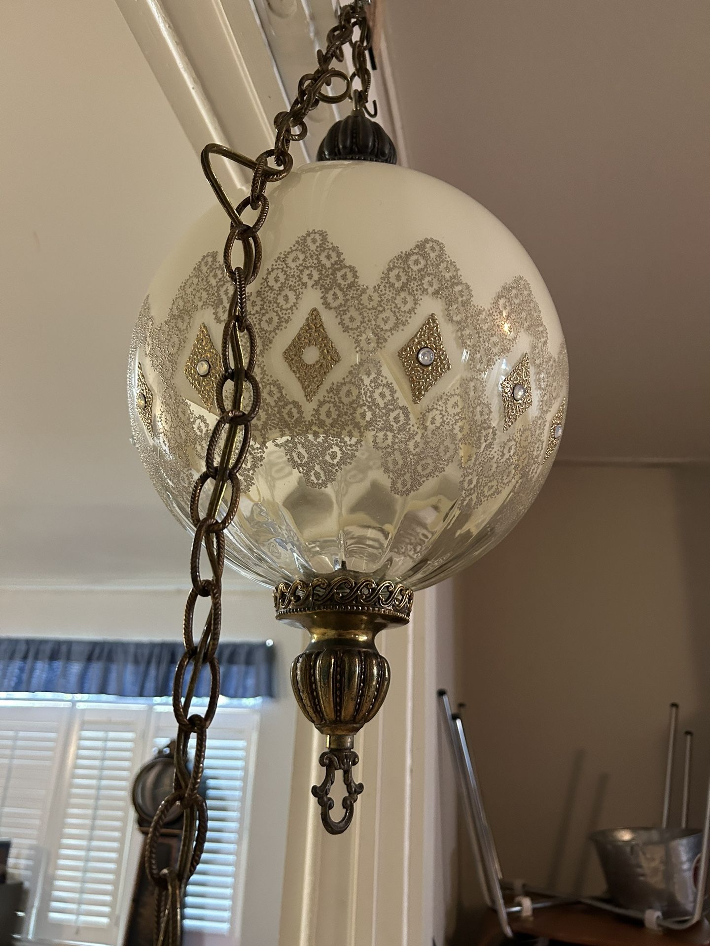 Vintage Classic Mid Century Globe Hanging Swag Lamp Light With Brass Chain