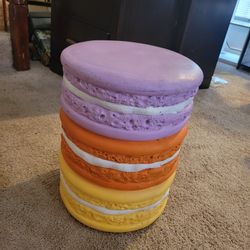 Macaroon Food Stool