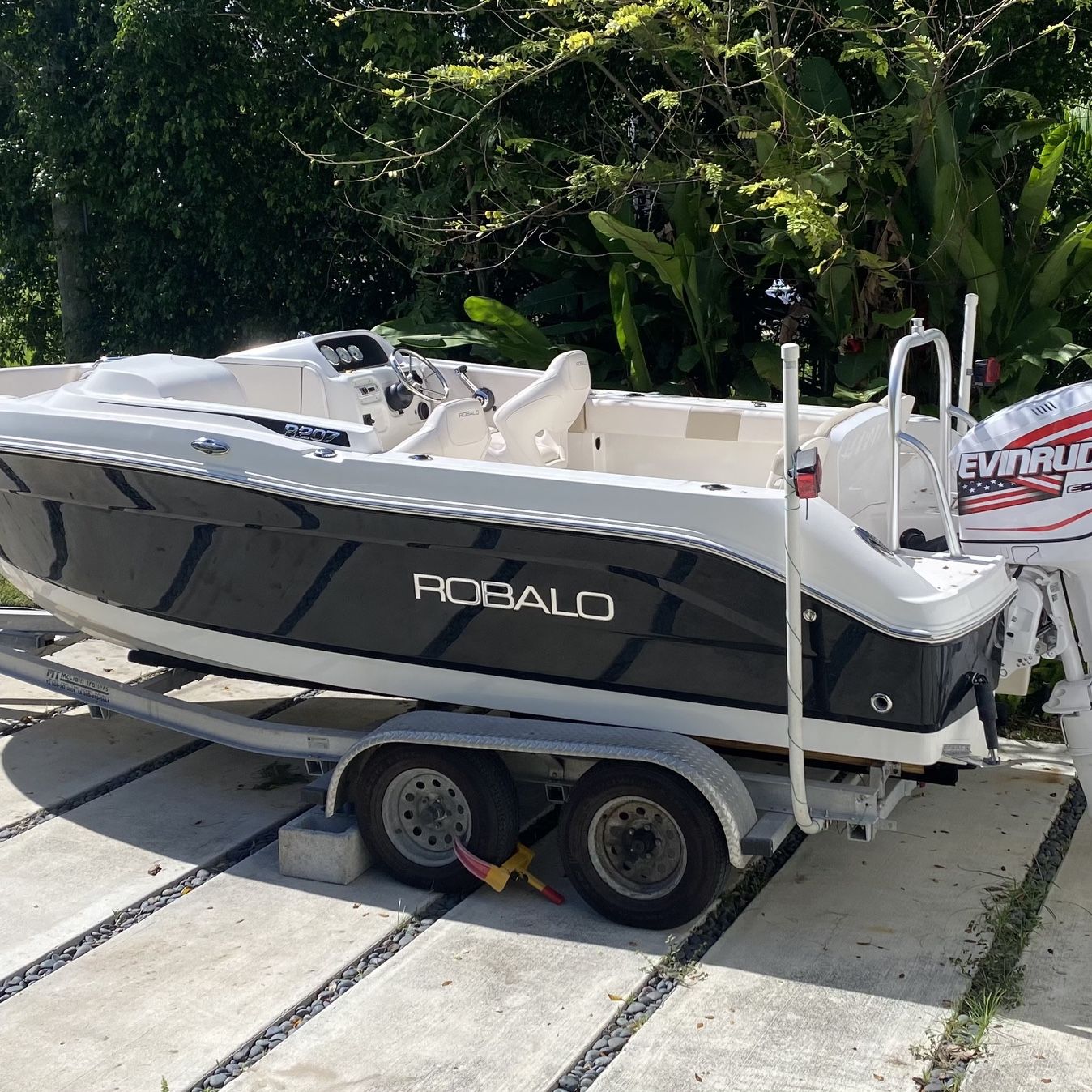 21 Foot 2016 Robalo With 2021 Trailer Included 