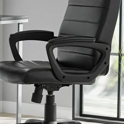 Swivel chair (classy)