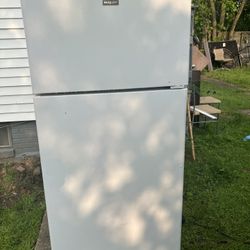 White HOTPOINT Fridge
