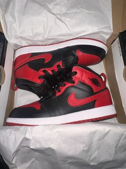 Jordan 1 Mid 