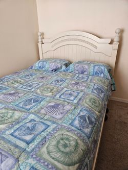Queen size bet with dresser