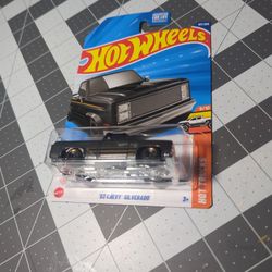 '83 Chevy Silverado Hot Wheels 2025 