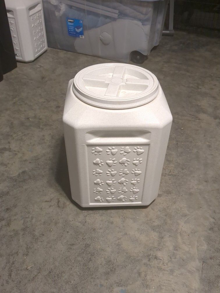 Pet Food Storage