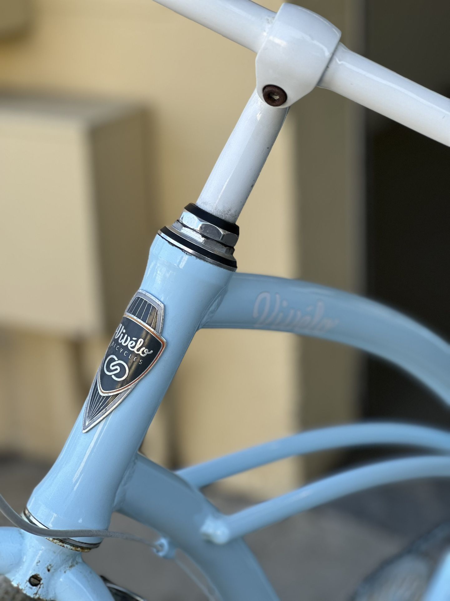 Luxury Bicycle Brand with European Roots women's cruiser bike almost new La Donna - ultra feminine