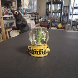 New York Taxi 3D Yellow Resin Snow Globe With Lady Liberty & New York City Skyline 3.5"H