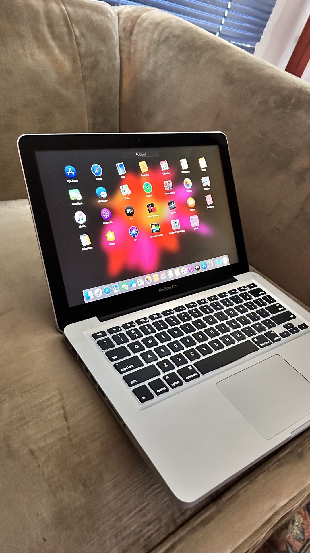 Apple MacBook Pro 13” I5/8GB/256GB SSD $140