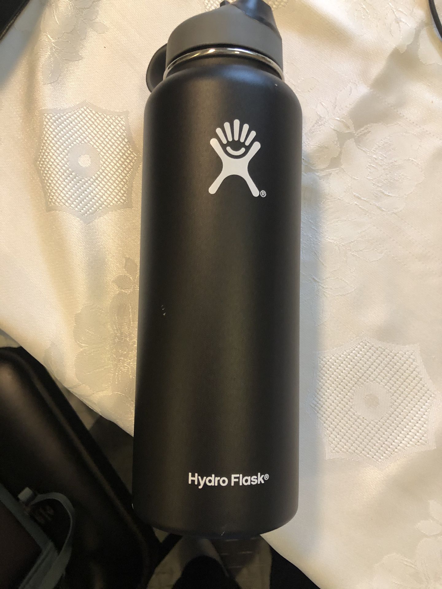 Great condition 40 OZ Hydro flask