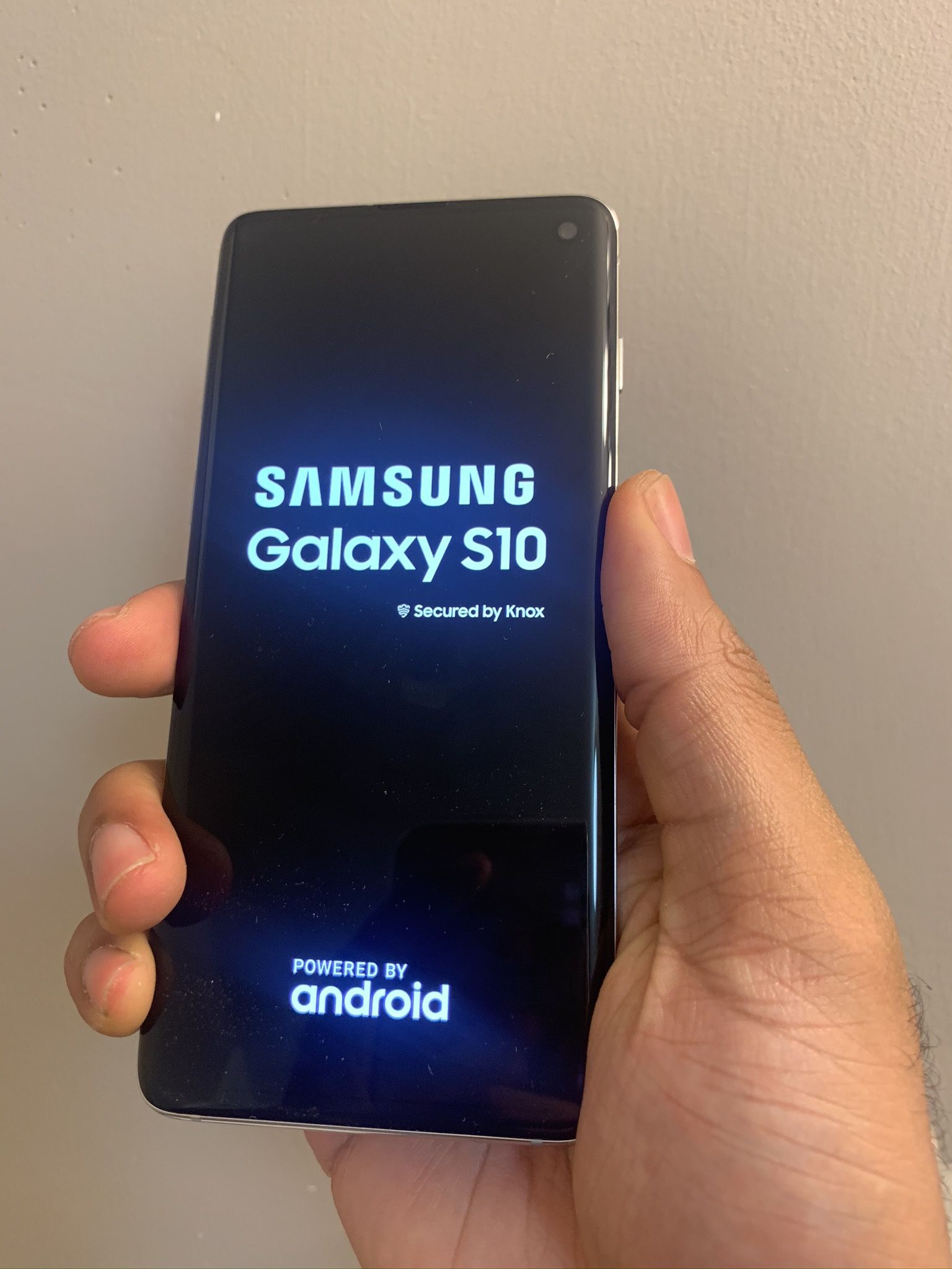 UNLOCKED SAMSUNG GALAXY S10 / LOW PRICES