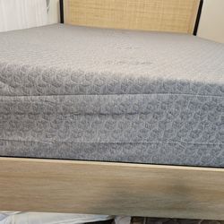 Queen bed with mattress like new