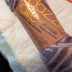 Caron Yarn Dazzle Aire Multi Color 4 Ply 3 Oz Knitting Vintage 