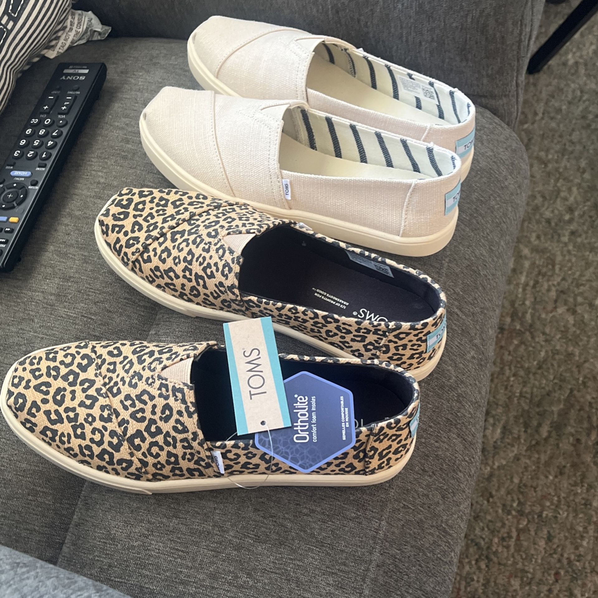 2 Pair Brand New Toms Girls Size 6.5