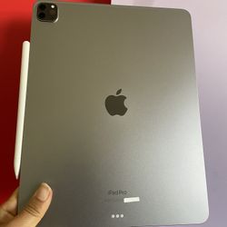 Apple IPad Pro 12.9” 6th Generation (M2 chip / Liquid XDR display/ 2022 ) 128GB with keyboard, pen & Accessories (1TB $1099) 