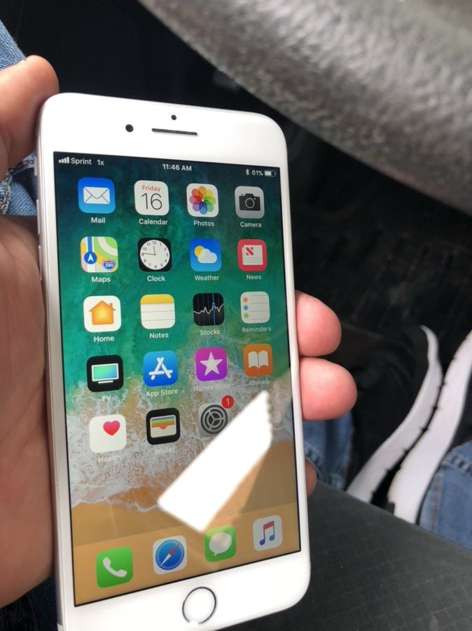 IPHONE 8 Plus 64gb silver sprint n boost
