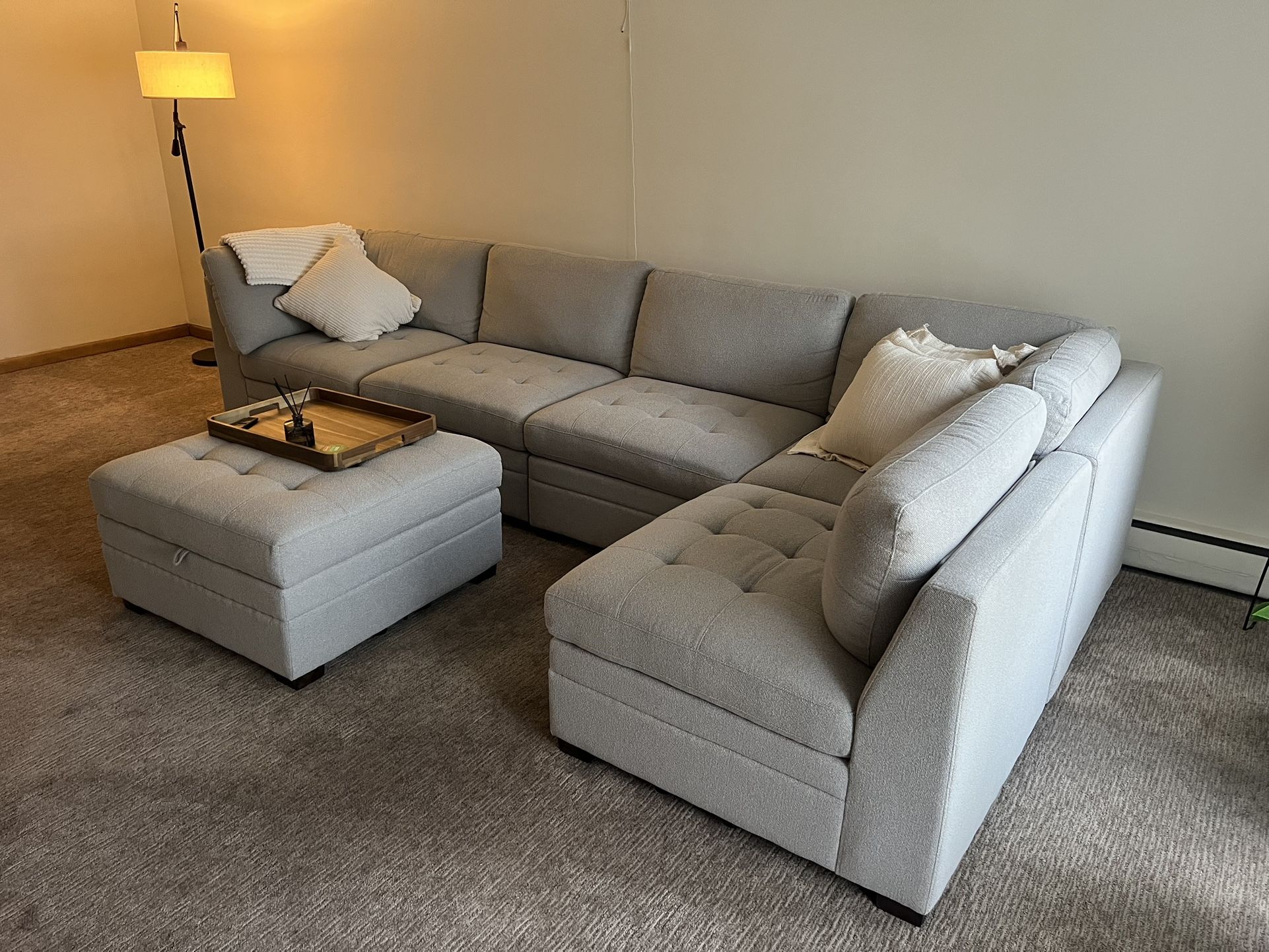 Thomasville Tisdale Modular Sectional Sofa (6 Pieces) + Storage Ottoman for Sale