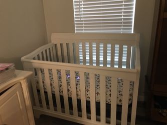 Farmhouse White refurbished crib