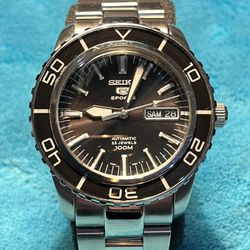  Seiko 5 Sports SNZH55 Black Dial.