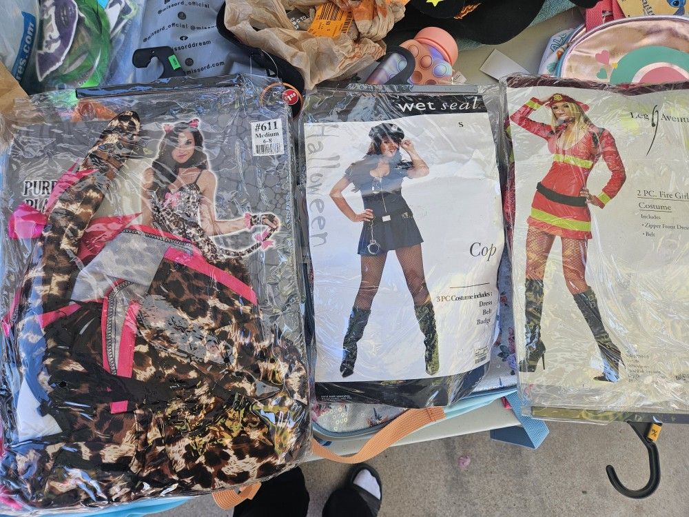 Costume