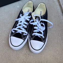 Women’s All Star Converse size 6.5