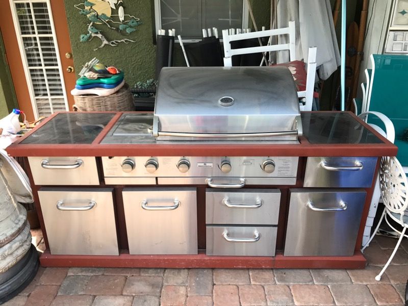 Mercedes Benz BBQ Set for Sale in Laud By Sea, FL - OfferUp