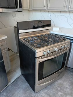 Stove black and stainless still