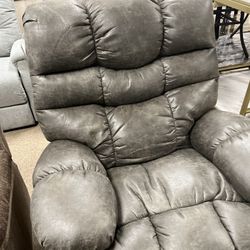 Stunning New Plush recliner