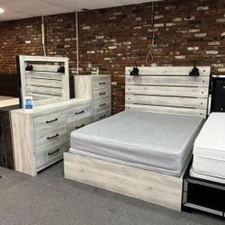 NEW🏞️ Delivery and Finance Available 🏞️Cambeck Whitewash Queen Bed/ Dresser / Mirror and Chest 