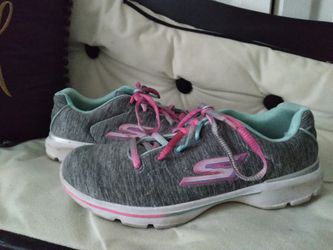 Girls  Sketchers  Size 3Y  Sneakers