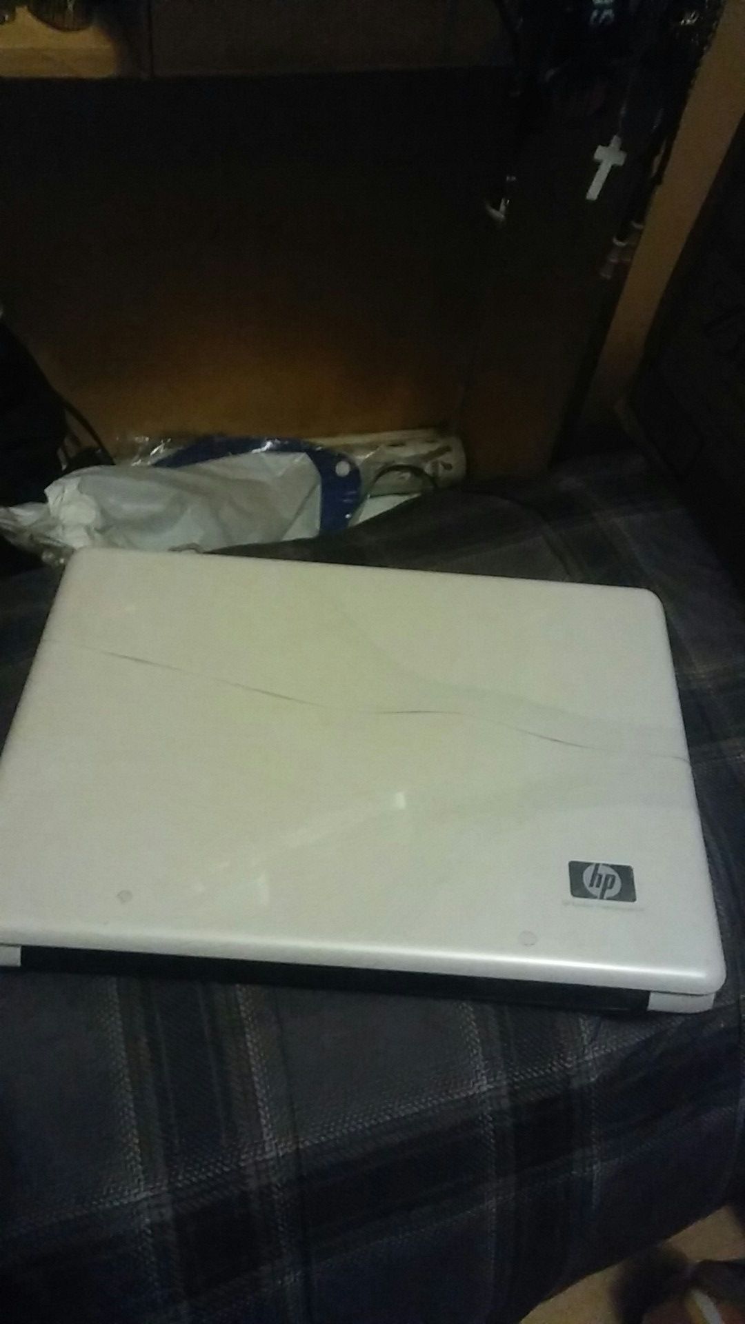 Hp small laptop NO CHARGER AS IS.....