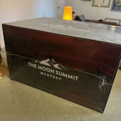 Hunt A Killer Moon Summit Box