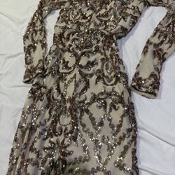 Formal, Elegant Dress Size Small/Medium feel free to come try it on my cross streets are 18th St. and Van Buren feel free to look at my other offers$1