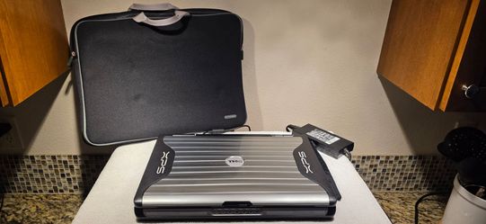 Vintage Dell Inspiron XPS Gen 2 17" Gaming Laptop w/Genuine 130W adapter & case