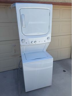 GE Combo Washer and Dryer Laundry Center