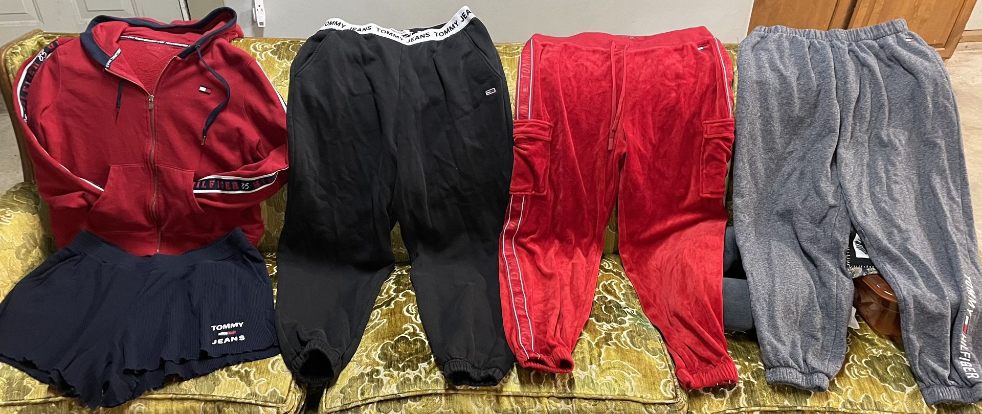 Tommy Hilfiger Womens Mixed Clothing Lot (5 Items) Size Large