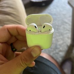 AirPods (2nd Gen)