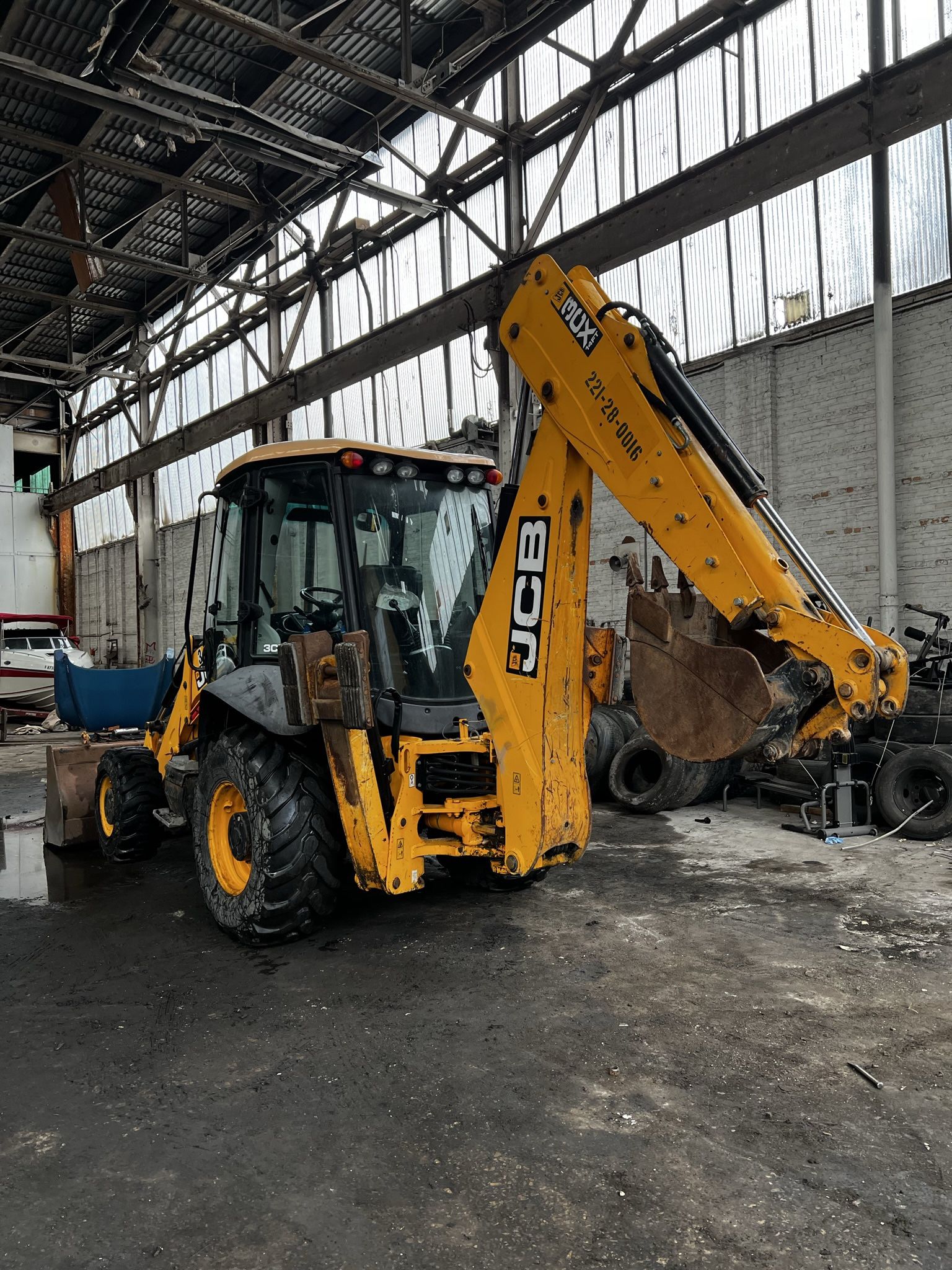 EXCAVATOR CATERPILLAR MOTOR JCB ONLY 4k HOURS