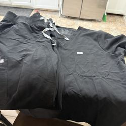 FIGS XL 2 Pants One Shirt